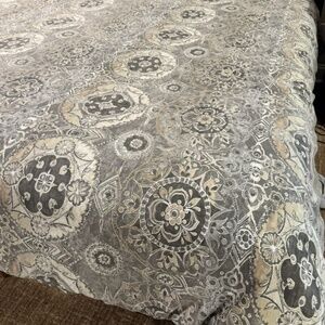 Pottery Barn King Jacquelyn Medallion Sateen Duvet Cover
